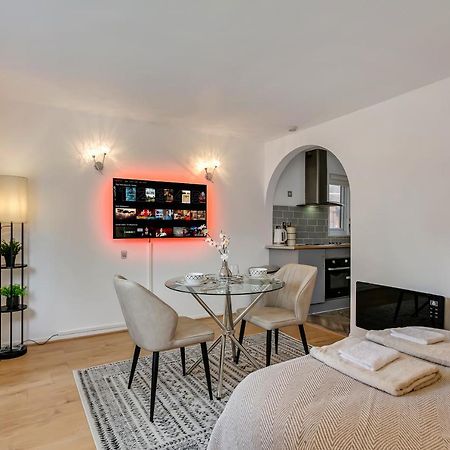Aryas Apartments London Edgware Екстер'єр фото