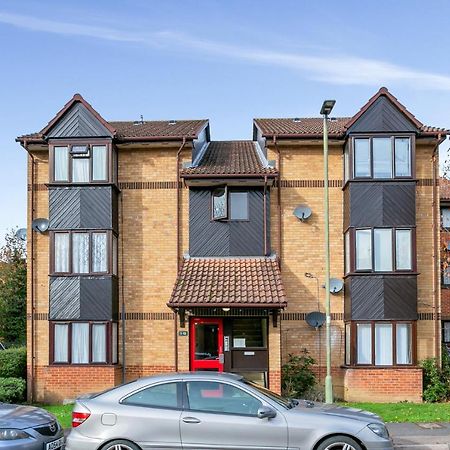 Aryas Apartments London Edgware Екстер'єр фото