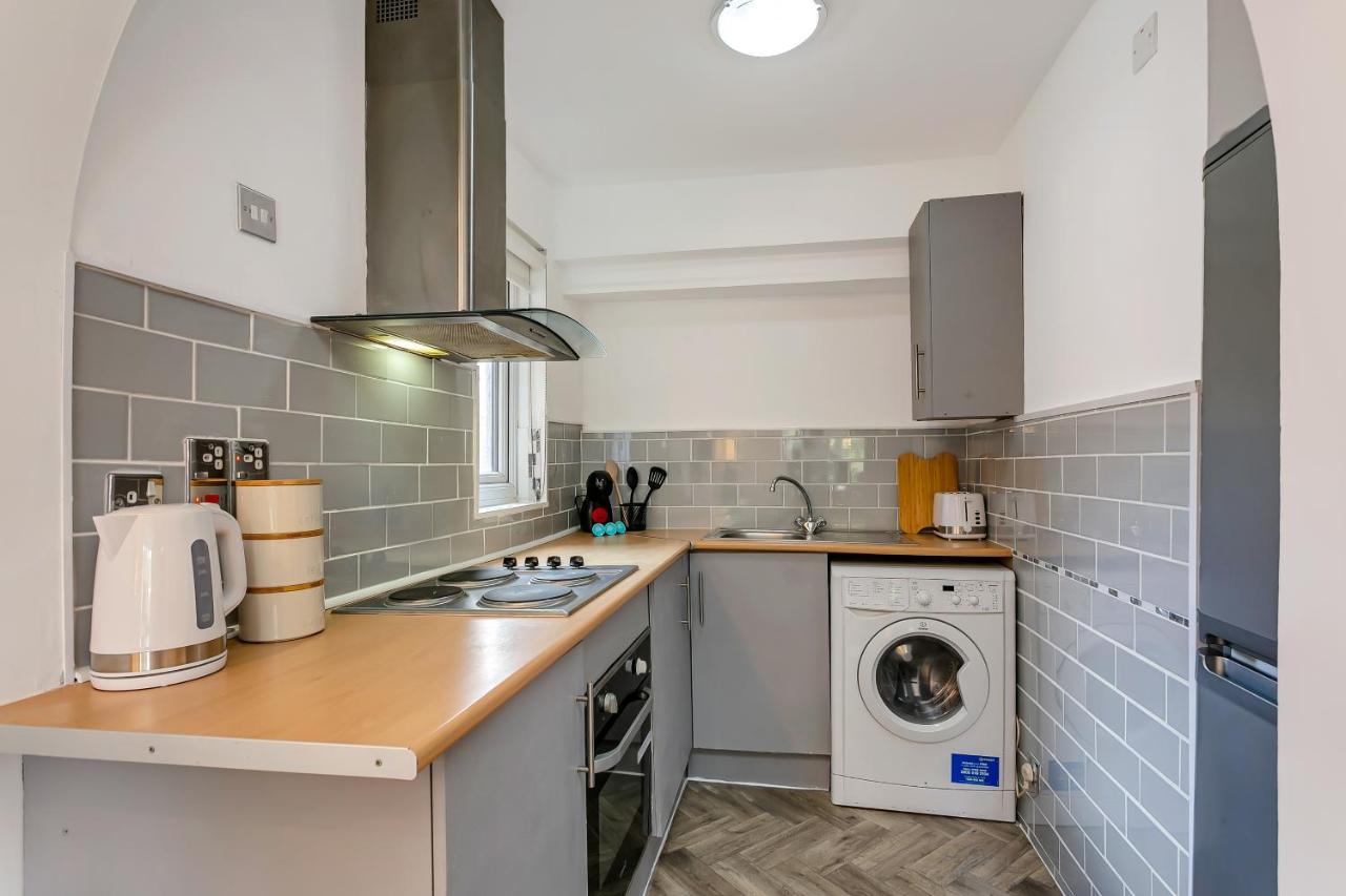 Aryas Apartments London Edgware Екстер'єр фото
