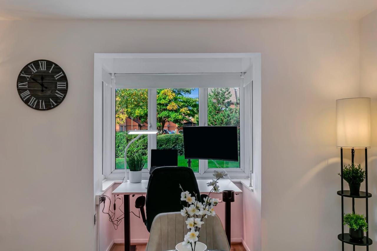 Aryas Apartments London Edgware Екстер'єр фото