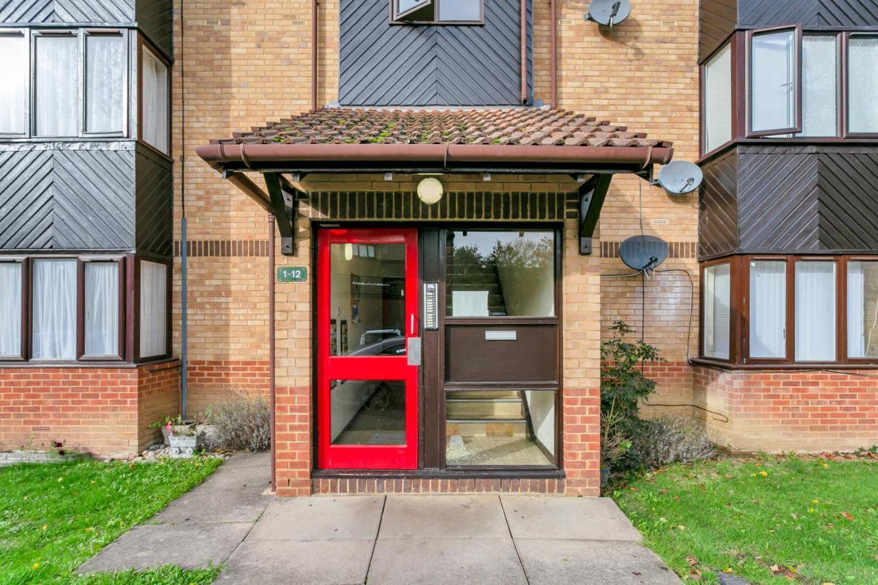 Aryas Apartments London Edgware Екстер'єр фото